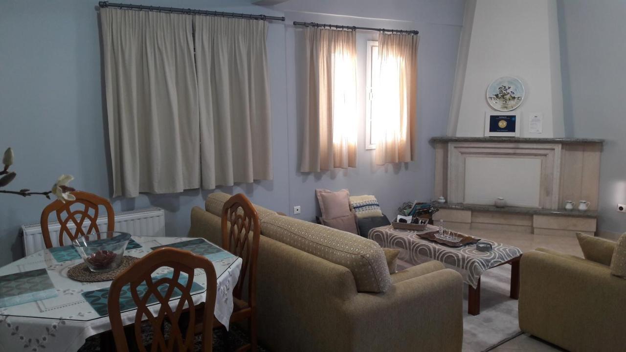 Family Apartments Mesolóngion エクステリア 写真