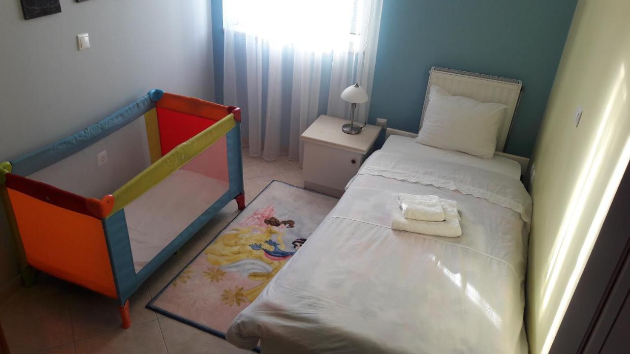 Family Apartments Mesolóngion エクステリア 写真